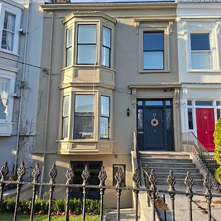 Two Bed Seaside Retreat Dublin