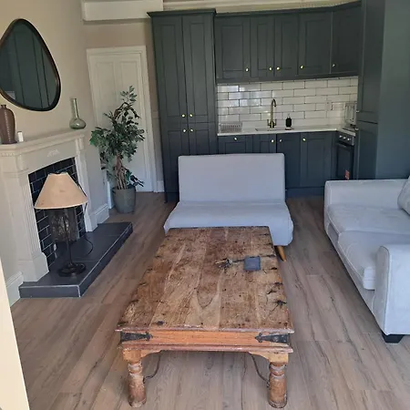 Apartment Two Bed Seaside Retreat