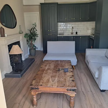 דירה Two Bed Seaside Retreat *