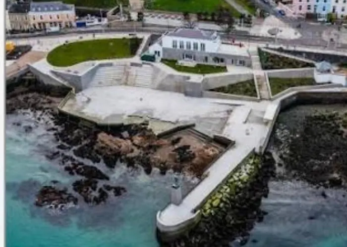 Two Bed Seaside Retreat * Dublin